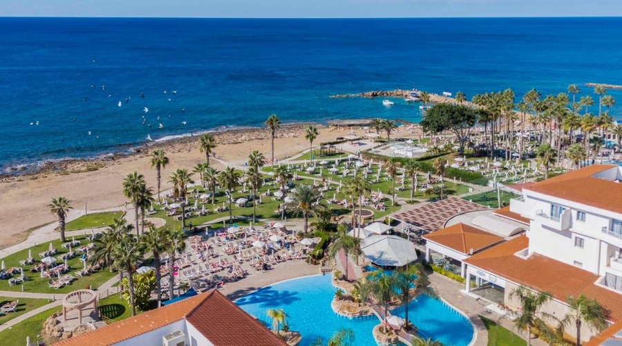 Leonardo Cypria Bay Hotel — beach