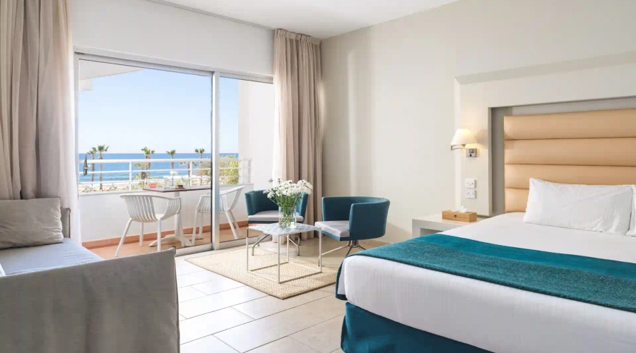 Leonardo Cypria Bay Hotel — room