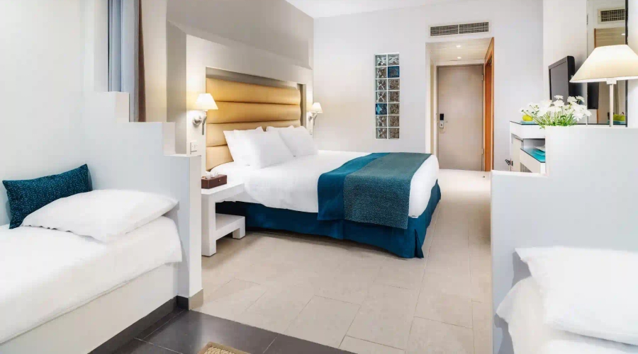 Leonardo Cypria Bay Hotel — room