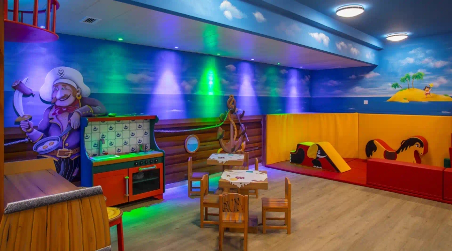 Leonardo Cypria Bay Hotel — kidsclub