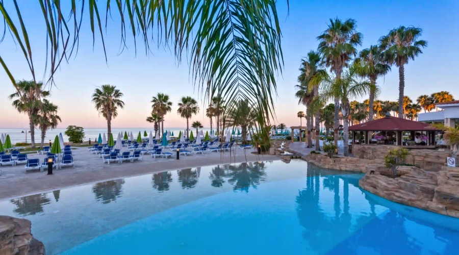 Leonardo Cypria Bay Hotel — pool