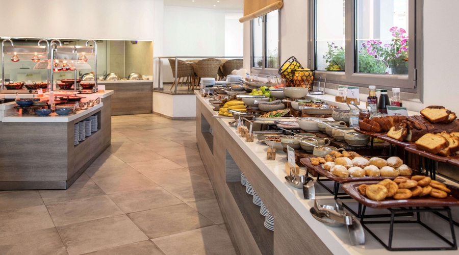 Louis St. Elias Resort & Waterpark — restaurant