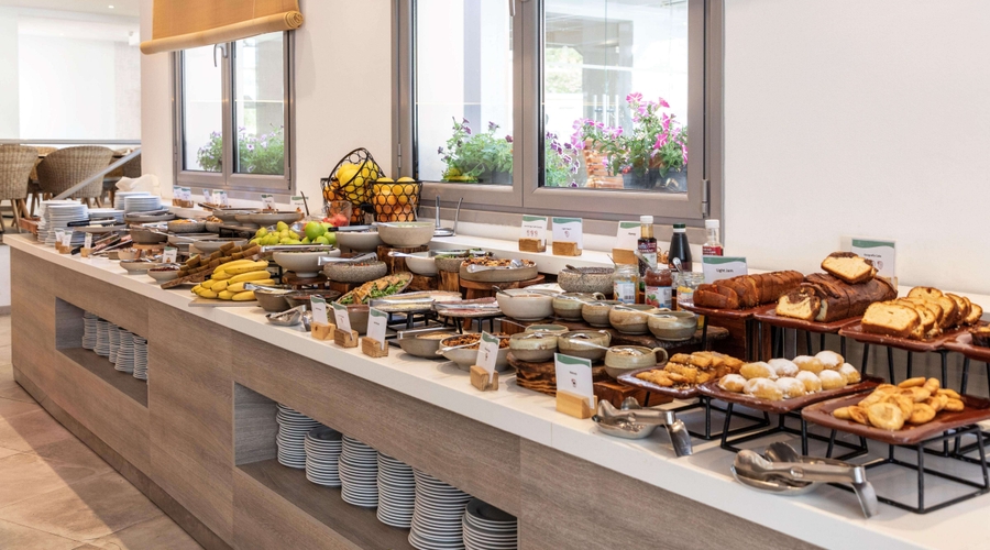 Louis St. Elias Resort & Waterpark — restaurant