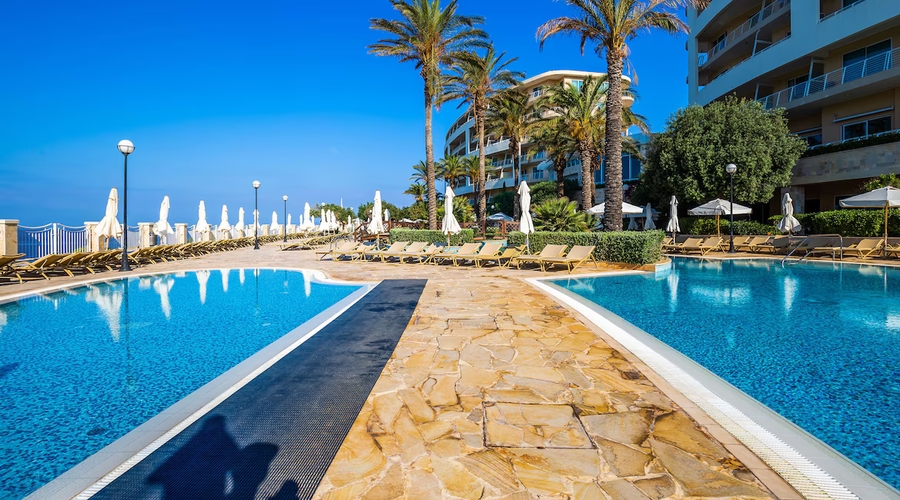 Radisson Blu Resort & Spa, Malta Golden Sands — pool