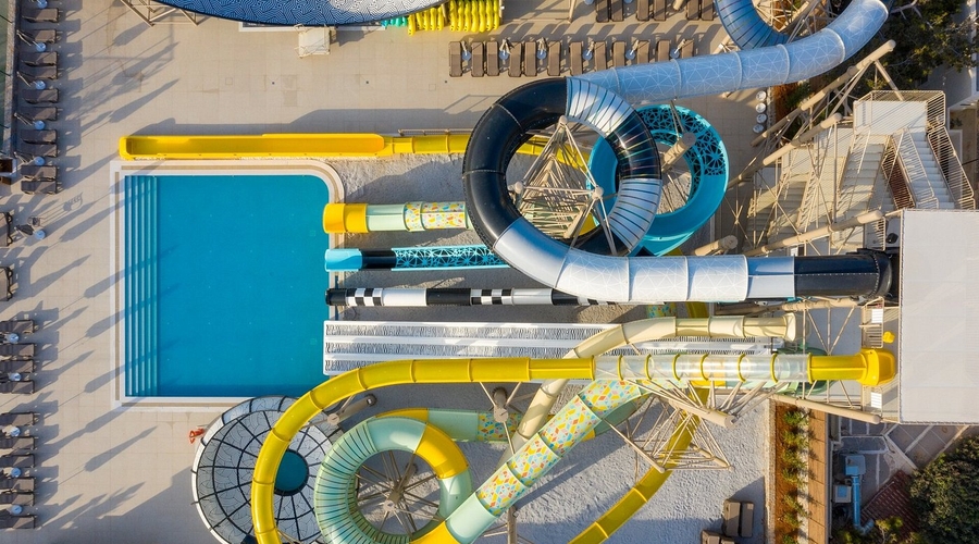 Nana Golden Beach — waterslidesOlder