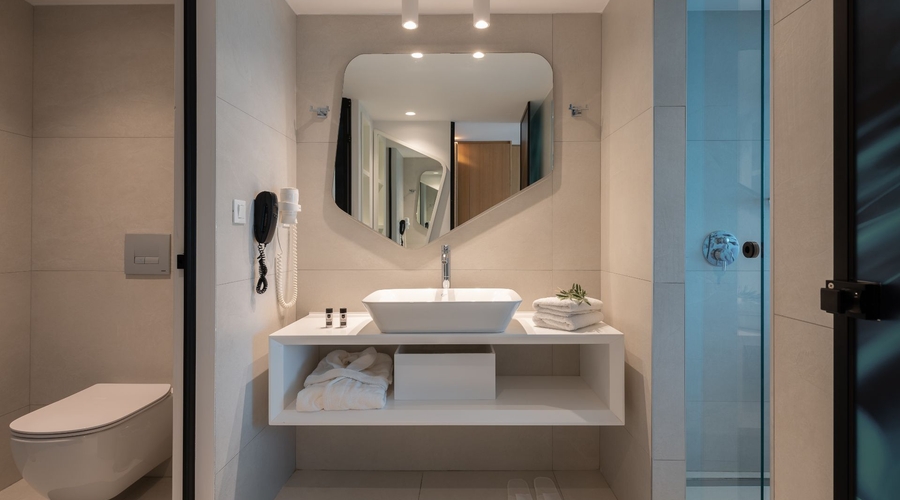 Arina Beach Resort — bathroom