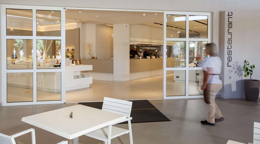 Anissa Beach & Village Hotel — restaurant