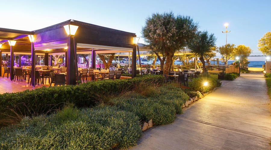 Anissa Beach & Village Hotel — bar