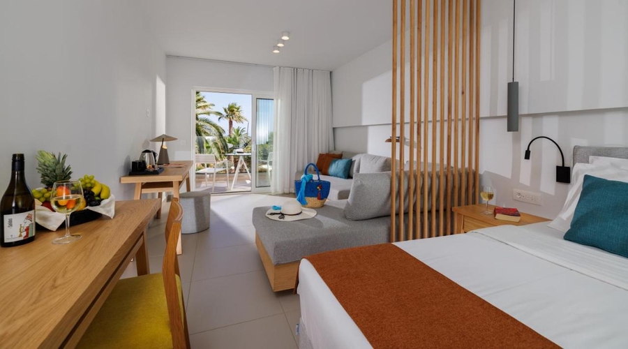 Anissa Beach & Village Hotel — seatingOutdoor