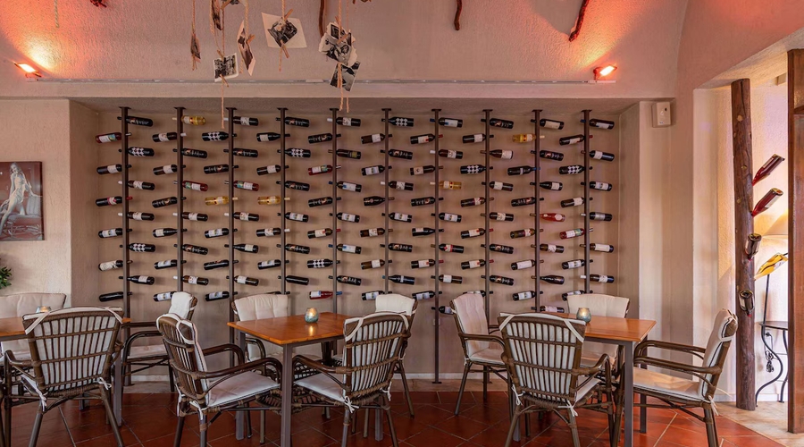 Anissa Beach & Village Hotel — bar