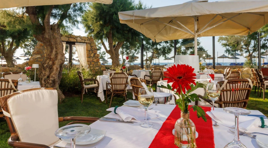 Anissa Beach & Village Hotel — restaurant