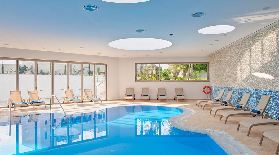 Olympic Lagoon Resorts, Paphos — poolIndoor