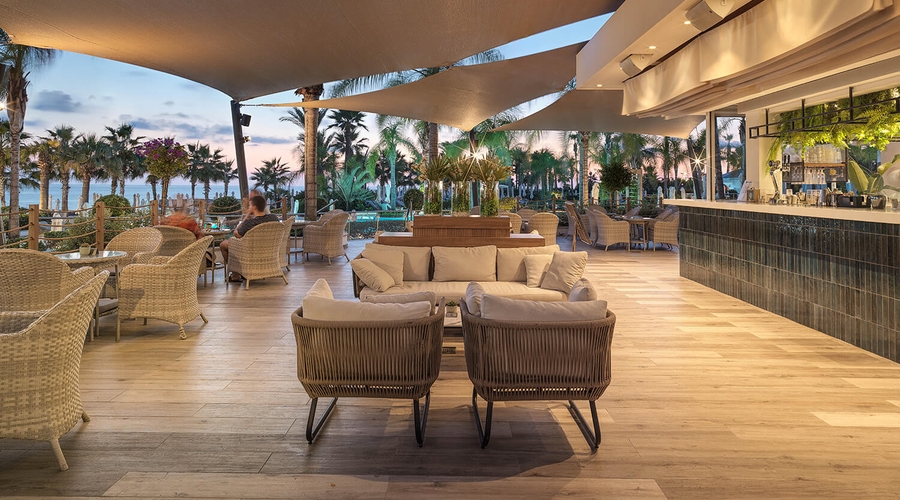Olympic Lagoon Resorts, Paphos — bar