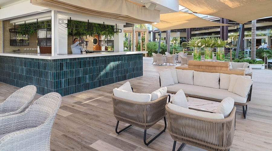 Olympic Lagoon Resorts, Paphos — bar
