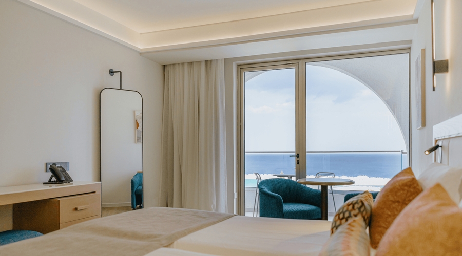 The Golden Coast Beach Hotel — room