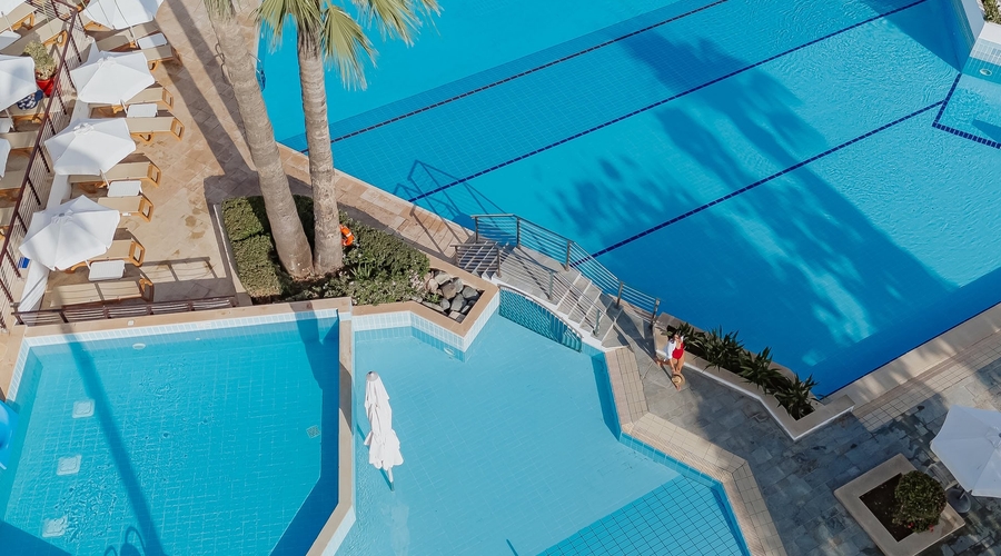 The Golden Coast Beach Hotel — pool