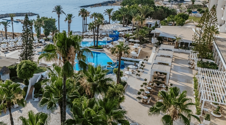 The Golden Coast Beach Hotel — pool