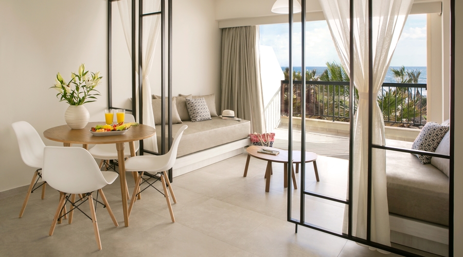 Louis Paphos Breeze — room