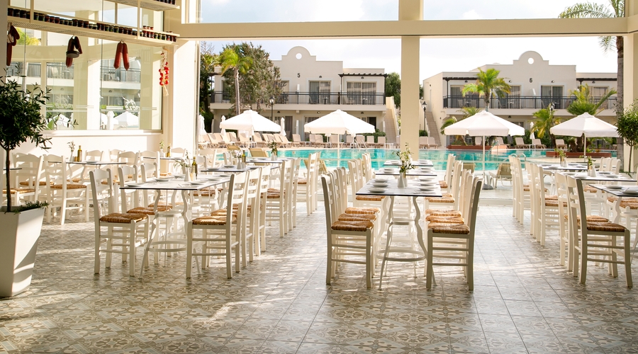 Louis Paphos Breeze — restaurant