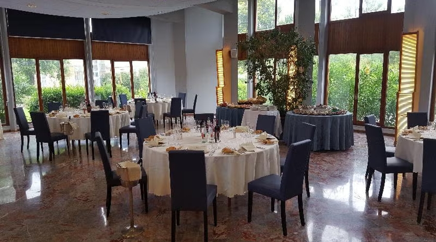 TH Tirrenia Green Park Resort — restaurant