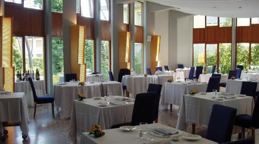 TH Tirrenia Green Park Resort — restaurant