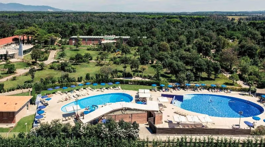 TH Tirrenia Green Park Resort — pool