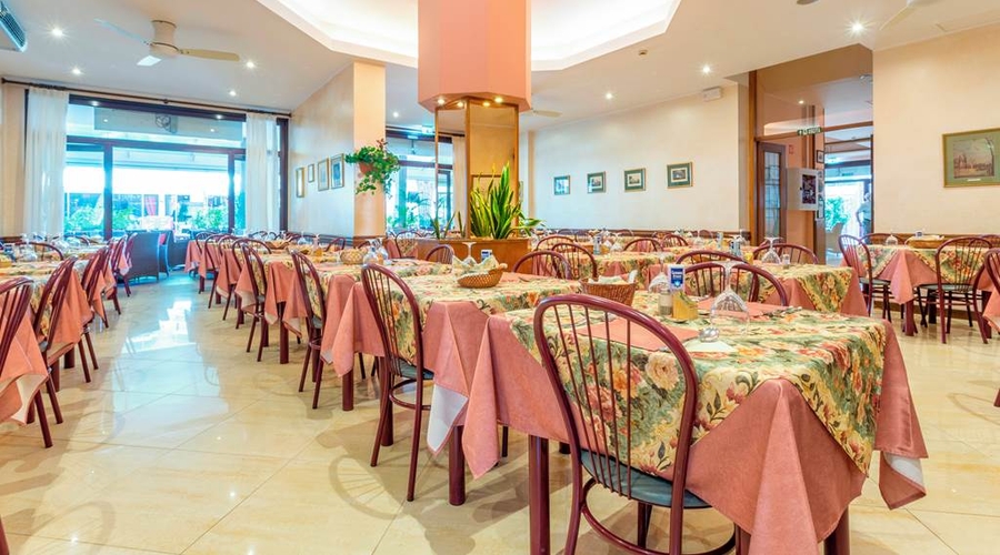 Hotel D'Annunzio — restaurant