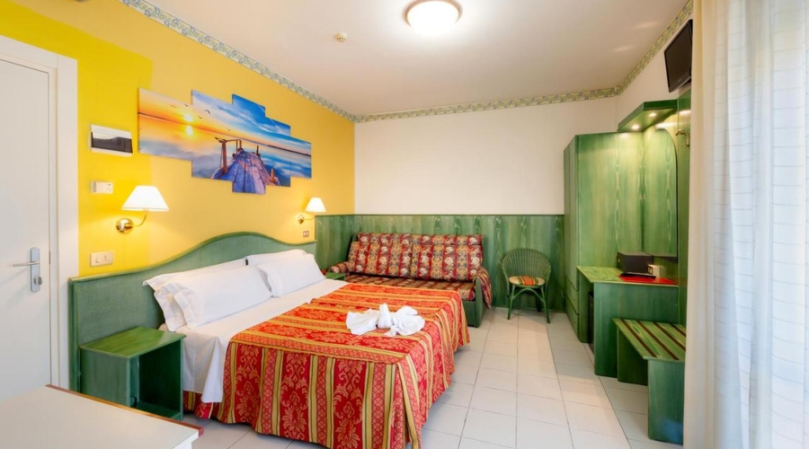 Hotel Harry's — room