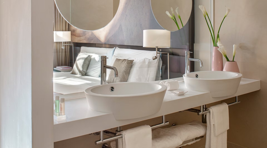 Villa Agrippina Gran Melia — bathroom