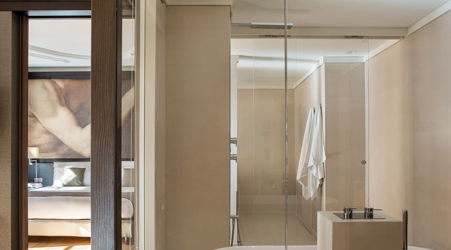 Villa Agrippina Gran Melia — bathroom