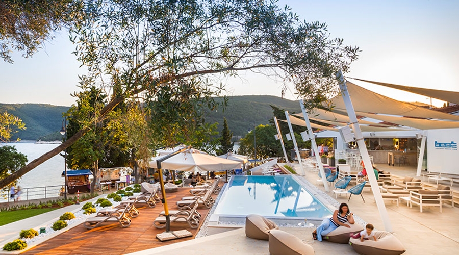 Valamar Bellevue Resort — pool