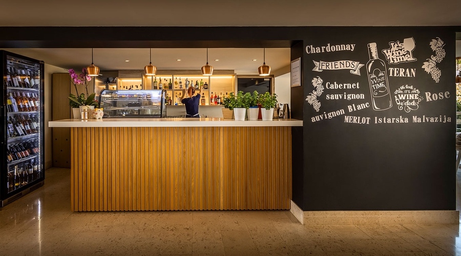 Valamar Bellevue Resort — snackbar