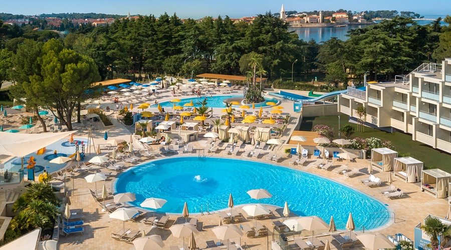 Valamar Parentino Hotel — pool