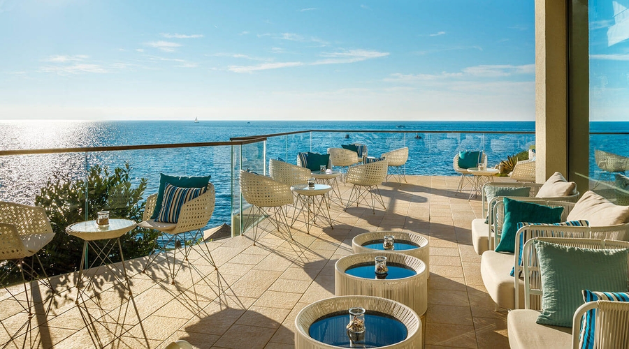 Isabella Island Resort, Valamar Collection — seatingOutdoor
