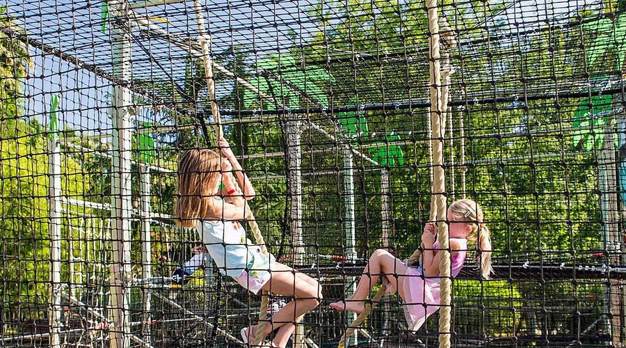 Camping La Sirene — playarea