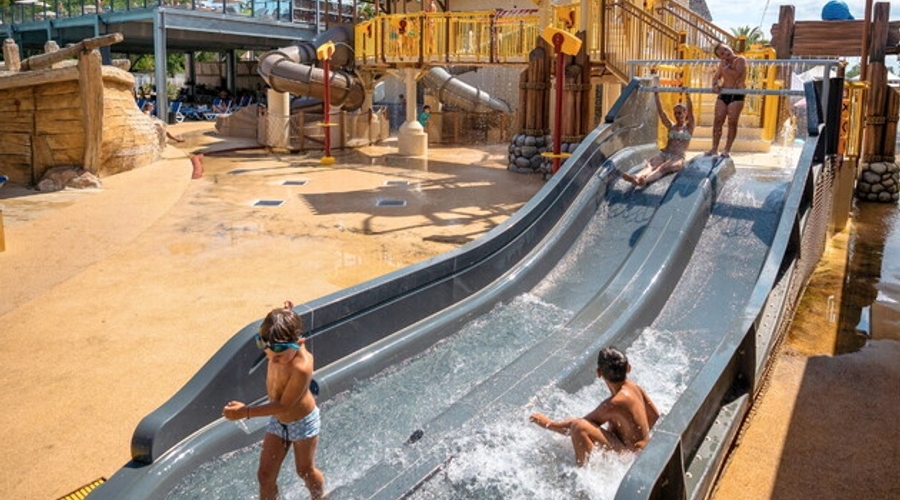 Camping Le Vieux Port — waterslidesYoung