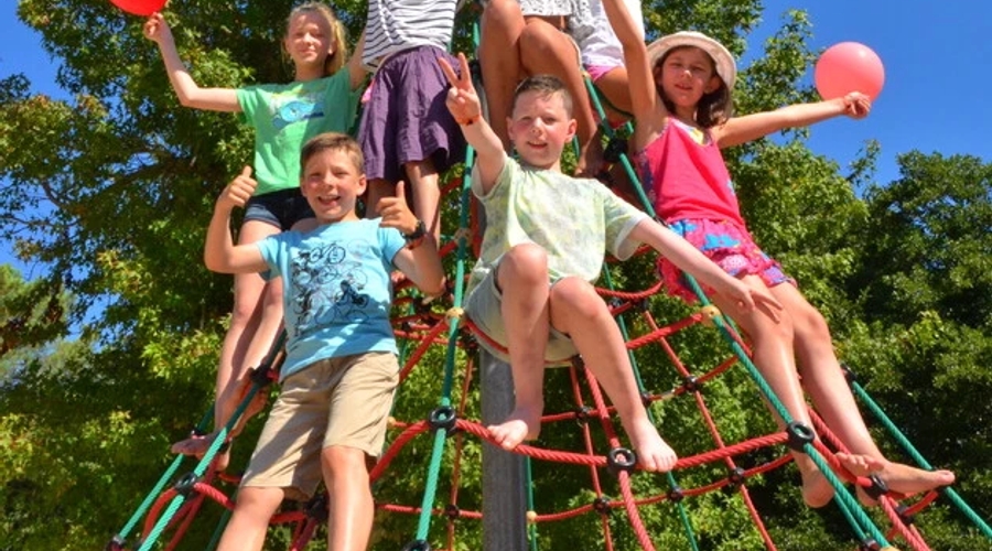 Camping Le Vieux Port — playarea