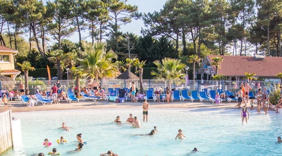 Camping Le Vieux Port — pool
