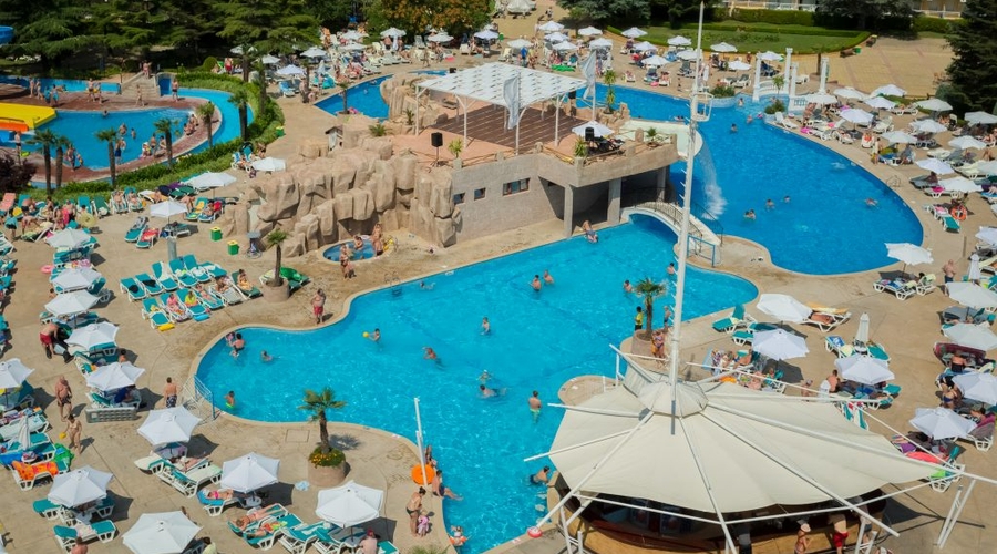 DIT Evrika Beach Club Hotel — pool