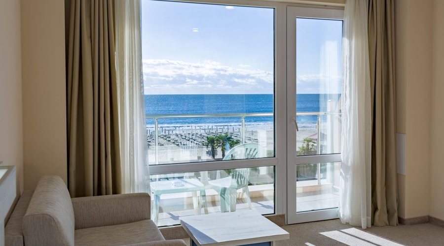 DIT Evrika Beach Club Hotel — room