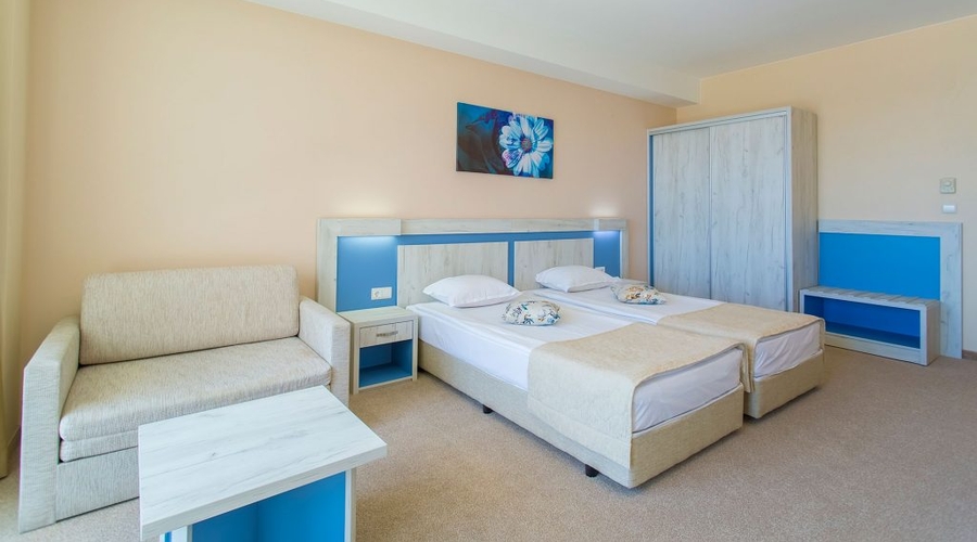 DIT Evrika Beach Club Hotel — room
