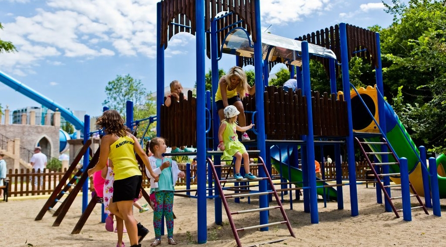 DIT Evrika Beach Club Hotel — playarea