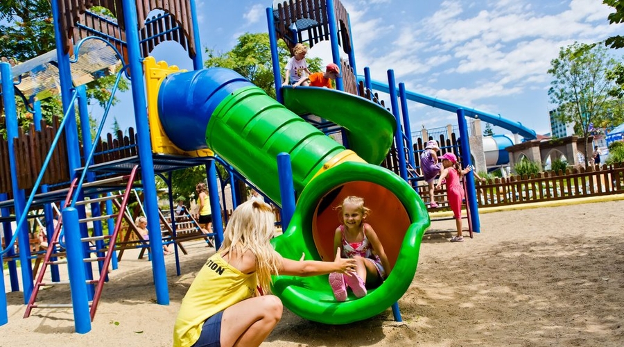 DIT Evrika Beach Club Hotel — playarea