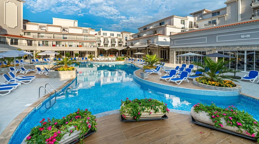 Hotel Martinez — pool