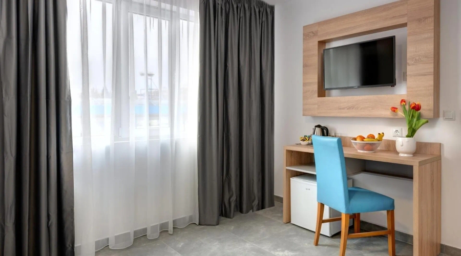Hotel Martinez — room