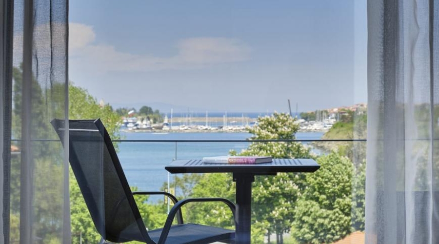 Viva Mare Beach Hotel — balcony