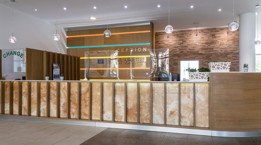 Ivana Palace Hotel — reception