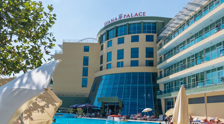 Ivana Palace Hotel — pool