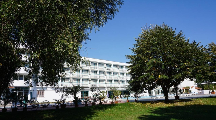 Zefir Hotel — building