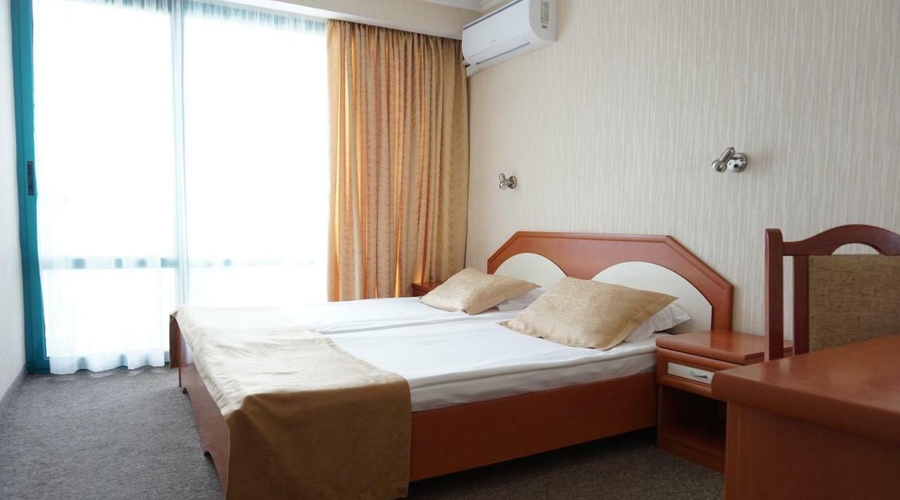 Zefir Hotel — room